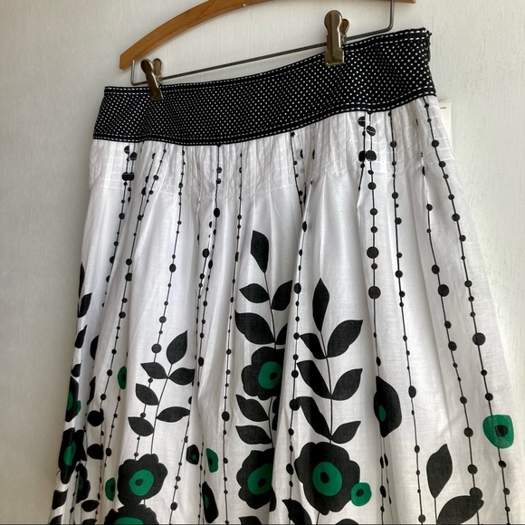 Brannan White with black and green floral accents Skirt, Sz - 10 - Picture 2 of 13